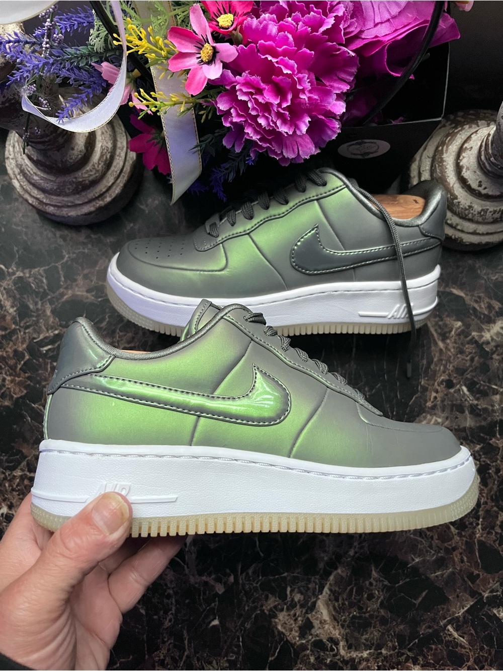Nike Air Force 1
Upstep Shine
Streetwear/Lifestyle Shoes
Size 8 for Women